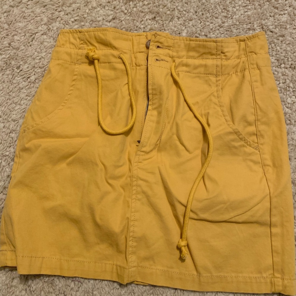 Women’s Forever 21 waist-tie skirt